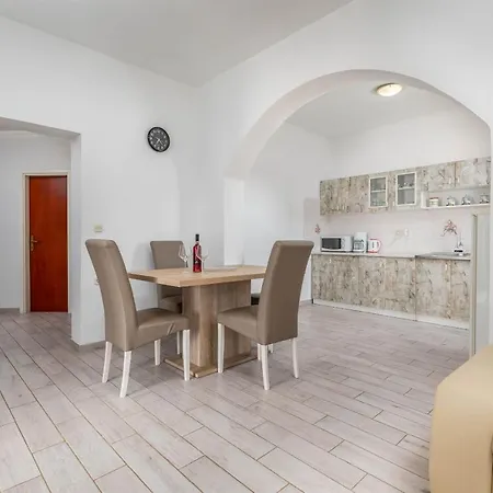 Apartment Mauro Pula